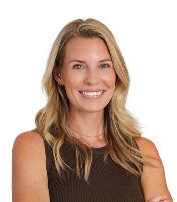 Portrait of Molly Wholey, REALTOR®.